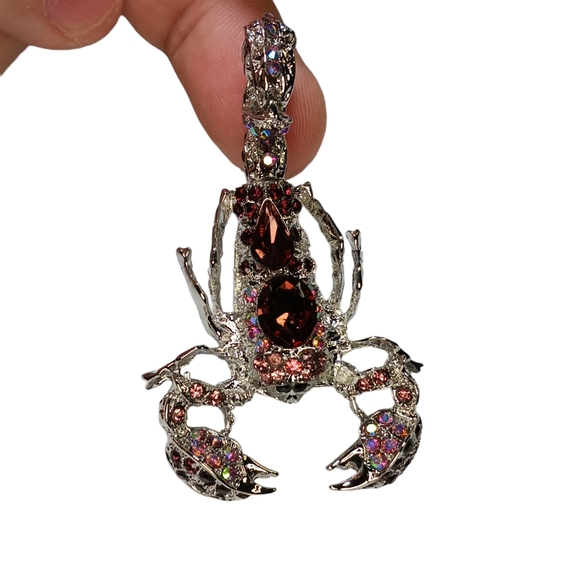 Scorpion Crystal Rhinestone Bling Articulated Stinger Brooch Pendant - Picture 9 of 11